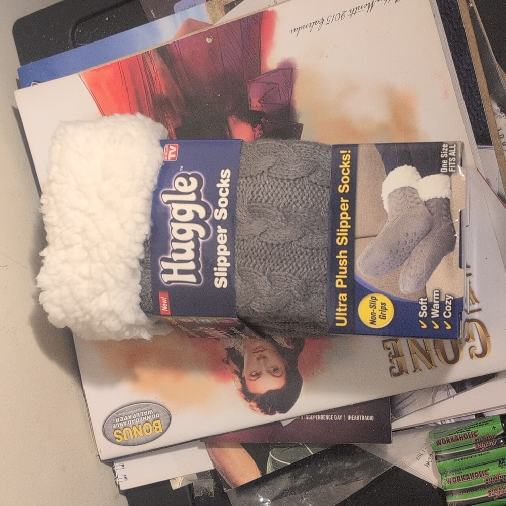 Ontel Huggle Grey White Cable Knit Slipper Socks One Size Unisex
